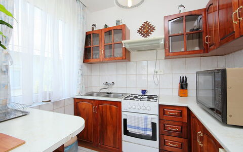 Goliath: Cabinetry, Comptoir, Propriété, Evier, Meubles, Évier, Robinet, Bois, Cuisine, Tiroir