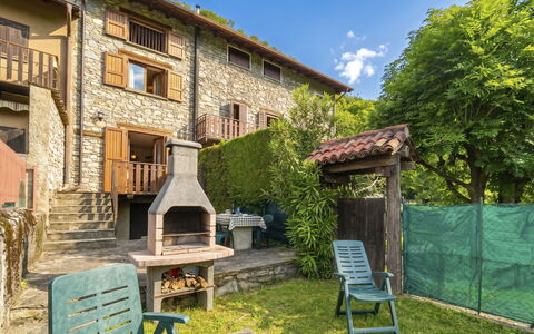 Cà del Fritz: Chalet, Jardin, Ferme, Biens, Eco Hôtel, Arrière-Cour, Aménagement Paysager, Village, Cour, Villa