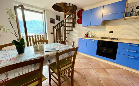 Cà del Fritz: Propriété, Table, Cabinetry, Bois, Comptoir, Design Intérieur, Chaise, Plante, Cuisine, Plante D'Appartement
