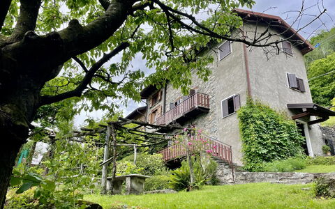Cà del Fritz: Plante, Bâtiment, Propriété, Fenêtre, La Nature, Arbre, Paysage Naturel, Botanique, Végétation, Maison