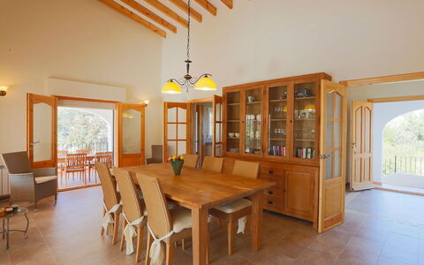 Casa Salvador: Pièce, Propriété, Bâtiment, Plafond, Salle À Manger, Meubles, Maison, Sol, Design Intérieur, Table