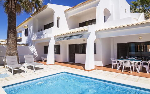Galé 600M from the Beach: L'Eau, Ciel, Bâtiment, Propriété, Blanc, Bleu Azur, Piscine, Chaise, Arbre, Maison