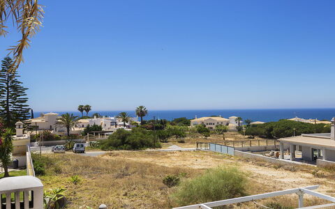 Galé 600M from the Beach: Ciel, Plante, Propriété, Bâtiment, Arbre, Végétation, Lot Terre, L'Eau, Cotiers Et Relief Océaniques, Biome
