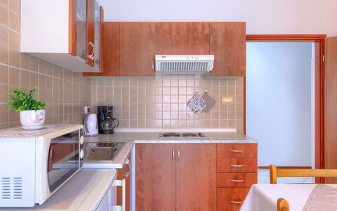 Bruno: Meubles, Propriété, Cadre, Bleu Azur, Bois, Éclairage, Design Intérieur, Confort, Sol, Sol