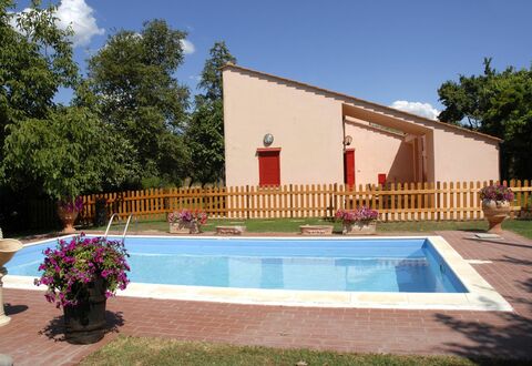 Casa Laura: Propriété, Maison, Bâtiment, Piscine, Immobilier, Domicile, Villa, Architecture, Zone Résidentielle, Façade