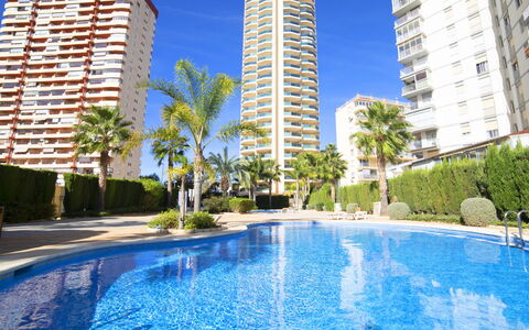 Calpe Calp 315: L'Eau, Plante, Bâtiment, Ciel, Jour, Propriété, Bleu, Bleu Azur, Piscine, Skyscraper