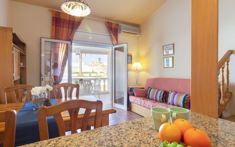 Salvagina 53: Meubles, Propriété, Fenêtre, Design Intérieur, Orange, Bois, Table, Chaise, Sol, Sol