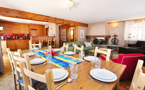 Lani: Table, Meubles, Propriété, Chaise, Design Intérieur, Vaisselle, Bois, Dur, Immobilier, Décoration