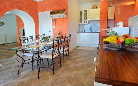 Villa Olea: Propriété, Pièce, Bâtiment, Sol, Design Intérieur, Meubles, Immobilier, Maison, Tuile, Salle À Manger