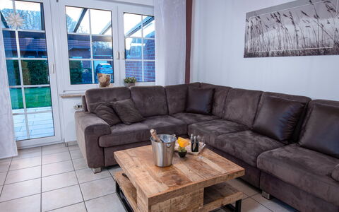 Martina: Canapé, Meubles, Propriété, Bleu, Bois, Design Intérieur, Rectangle, Salon, Sol, Sol