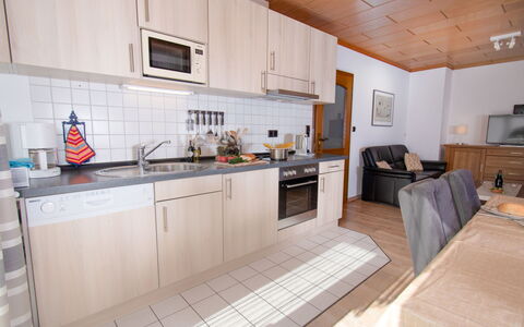 Norddeich 794: Propriété, Cabinetry, Évier, Evier, Comptoir, Robinet, Cuisine, Appareil De Cuisine, Bois, Design Intérieur