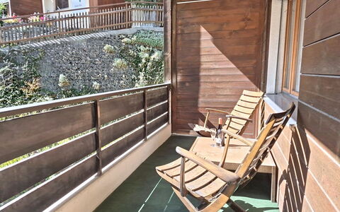 Zermatt 654: Bois, Dur, Tache De Bois, Mobilier De Jardin, Planche, Plate-Forme, Balcon, Ombre, Porche, Chaise