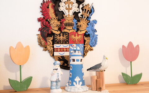 Störtebeker: Plante, Décoration, Art, Police De Caractère, Arbre, Bois, Un Événement, Table