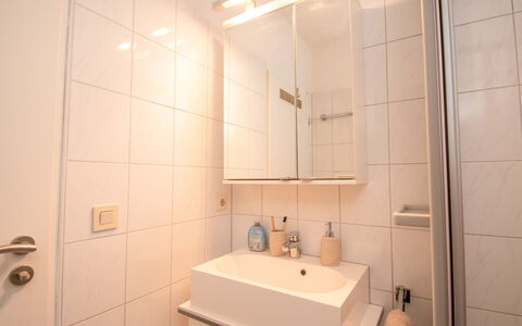 Teetied: Luminaire Plomberie, Robinet, Propriété, Évier, Salle De Bains, Lavabo, Design Intérieur, Tete De Douche, Sol