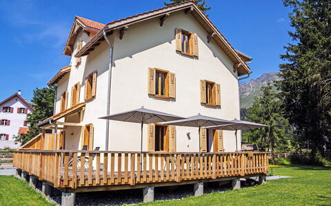 Von Capeller: Ciel, Plante, Bâtiment, Fenêtre, Propriété, Arbre, Maison, Bois, Nuage, Lot Terre