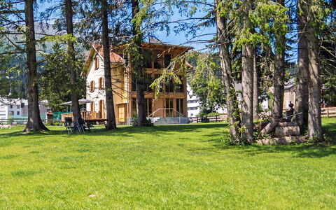 Von Capeller: Propriété, Maison, Arbre, Domicile, Herbe, Biens, Immobilier, Chalet, Pelouse, Bâtiment