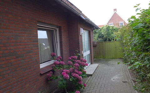 Blinkfeuer: Propriété, Maison, Bâtiment, Chalet, Mur, Fleur, Domicile, Plante, Immobilier, Fenêtre