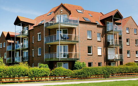 Baltrum-Badestrasse: Ciel, Plante, Bâtiment, Jour, Propriété, Fenêtre, Design Urbain, Quartier, Zone Résidentielle