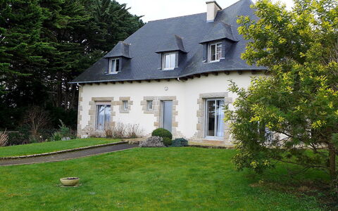 Les Rimains: Plante, Bâtiment, Fenêtre, Ciel, Maison, Arbre, Lot Terre, Chalet, Herbe, Zone Résidentielle
