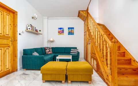 Ruby 2: Meubles, Propriété, Cadre, Confort, Bâtiment, Orange, Design Intérieur, Cadre De Lit, Bois, Jaune
