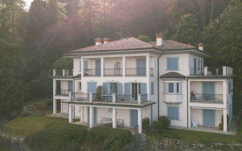 Punta Borromea: Domicile, Zone Résidentielle, Architecture, Maison, Porche, Balcon, Porte, Biens, Chalet, Villa