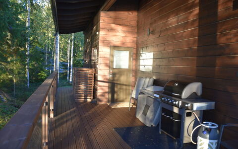 Villa Miestamo: Bois, Sol, Sol, Dur, Parquet, Plate-Forme, Tache De Bois, Planche, Porche, Plafond