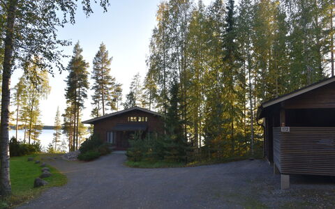 Villa Miestamo: Arbre, Chalet, Domicile, Forêt, Mélèze, Cabane En Rondins, Des Bois, Batiments Jardin, Siding