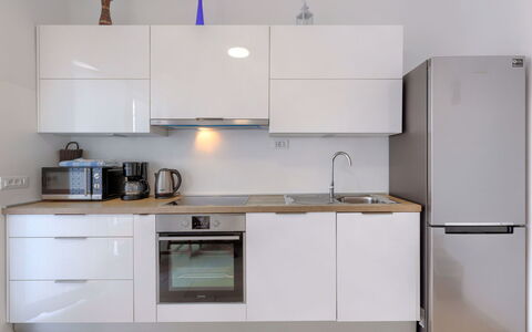 Umag 119: Cabinetry, Evier, Comptoir, Meubles, Bâtiment, Évier, Robinet, Cuisinière, Appareil De Cuisine, Cuisine