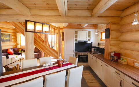 Chalet Karin: Cabinetry, Comptoir, Propriété, Bois, Cuisine, Robinet, Fenêtre, Sol, Faisceau, Sol
