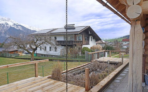Chalet Karin: Nuage, Ciel, Propriété, Bâtiment, Plante, Montagne, Bois, Lot Terre, Maison, Arbre