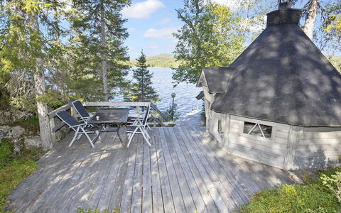 Villa Vuosselinjärvi: Appartement, Zone Résidentielle, Condominium, Design Urbain, Balcon, Usage Mixte, Recours, Biens, Hôtel, Ombre
