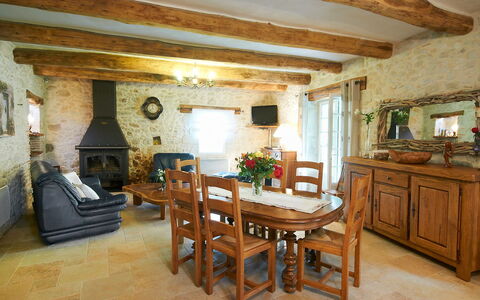 Moulin de Rabine: Pièce, Meubles, Propriété, Bâtiment, Design Intérieur, Faisceau, Table, Plafond, Maison, Sol