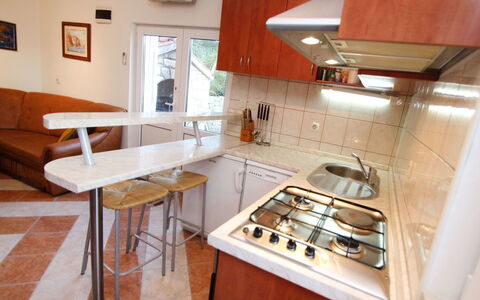 Ratimir: Comptoir, Cabinetry, Appareil De Cuisine, Gaz Poele, Cuisinière, Cuisine, Évier, Bois, Cadre, Cooktop
