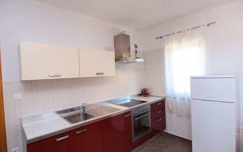 Pakoštane Drage 101: Cabinetry, Evier, Évier, Propriété, Comptoir, Robinet, Bâtiment, Bois, Luminaire Plomberie, Cuisine
