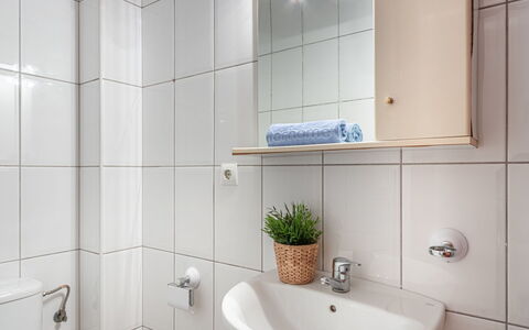 Empuriabrava 515: Robinet, Propriété, Luminaire Plomberie, Plante, Bâtiment, Produit, Salle De Bains, Éclairage, Design Intérieur, Architecture