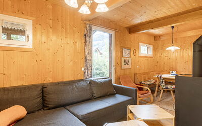 #16 mit 2 Schlafzimmern für 6 Personen 160.28: Bois, Dur, Tache De Bois, Pièce, Chalet, Contre-Plaqué, Cabane En Rondins, Planche, Parquet, Lumber