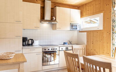 # 32 mit 2 Schlafzimmern für 8 Personen 160.30: Bois, Design Intérieur, Sol, Cuisine, Sol, Meubles, Plafond, Pièce, Cabinetry, Principaux Appliance