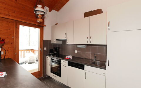 Ardévaz i: Propriété, Pièce, Bâtiment, Maison, Meubles, Cuisine, Plafond, Design Intérieur, Sol, Cabinetry