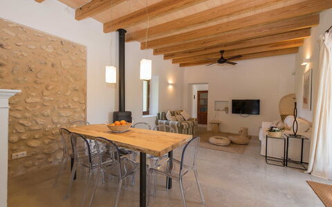 Cas Ciutada: Pièce, Propriété, Bâtiment, Sol, Meubles, Design Intérieur, Plafond, Salle À Manger, Table, Mur