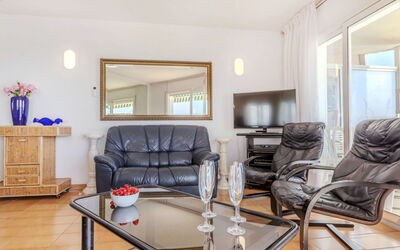 Groc 230.1: Meubles, Design Intérieur, Canapé, Sol, Plafond, Sol, Salon, Table, Pièce, Éclairage