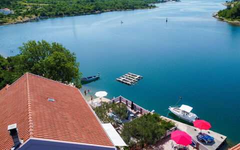 Novigrad (Zadar) 112: L'Eau, Bateau, Propriété, Bleu, La Nature, Bleu Azur, Navire, Plante, Arbre, Lac