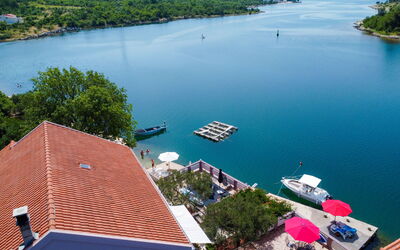 Novigrad (Zadar) 112: L'Eau, Bateau, Propriété, Bleu, La Nature, Bleu Azur, Navire, Plante, Arbre, Lac