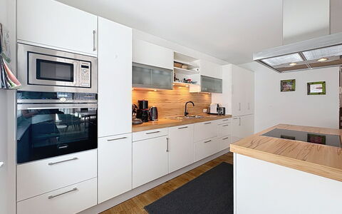 Linnehan: Cuisine, Appareil De Cuisine, Comptoir, Cabinetry, Sol, Design Intérieur, Principaux Appliance, Bois, Électroménager, Sol