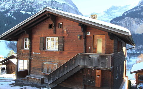 Chalet Almisräba: Ciel, Montagne, Bâtiment, Neige, Propriété, Fenêtre, Pente, Maison, Bois, Chalet