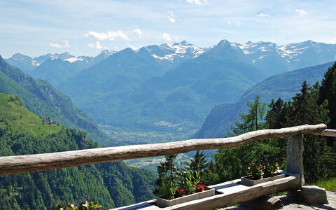 Rustico Pamela: Ciel, Montagne, Nuage, Plante, La Nature, Paysage Naturel, Arbre, Loisir, Montagnes Relief, Paysage