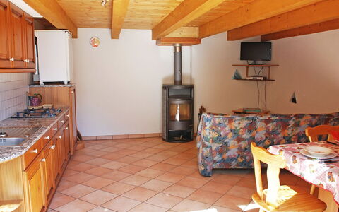 Rustico Pamela: Meubles, Propriété, Cabinetry, Bâtiment, Bois, Éclairage, Design Intérieur, Comptoir, Sol, Sol