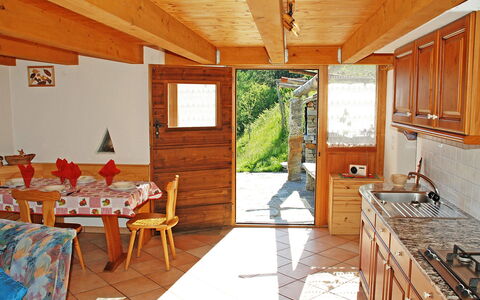 Rustico Pamela: Meubles, Propriété, Fenêtre, Robinet, Evier, Comptoir, Évier, Cabinetry, Plante, Luminaire Plomberie