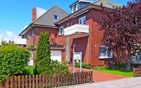Norddeich 805: Plante, Ciel, Bâtiment, Propriété, Fenêtre, Maison, Arbre, Chalet, Brique, Quartier