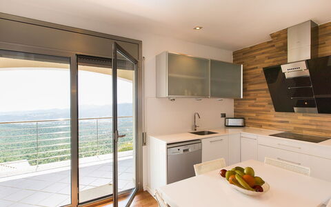 Amalia: Bâtiment, Cabinetry, Meubles, Comptoir, Bois, Appareil De Cuisine, Cuisine, Cuisinière, Sol