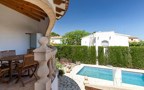 Tulipanes: Bâtiment, Ciel, Propriété, Plante, Bleu Azur, L'Eau, Architecture, Ombre, Loisir, Immobilier